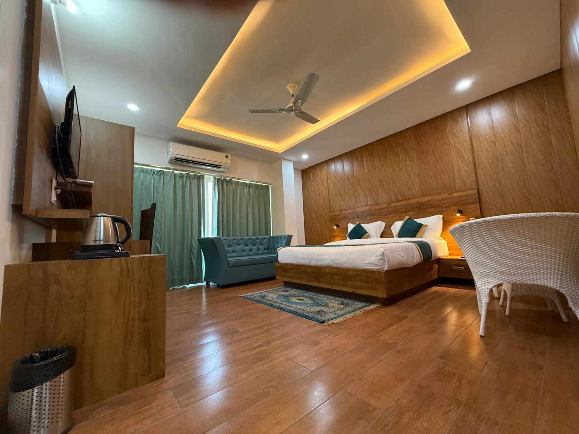 Hotel 7 Heaven Dehradun Exterior photo