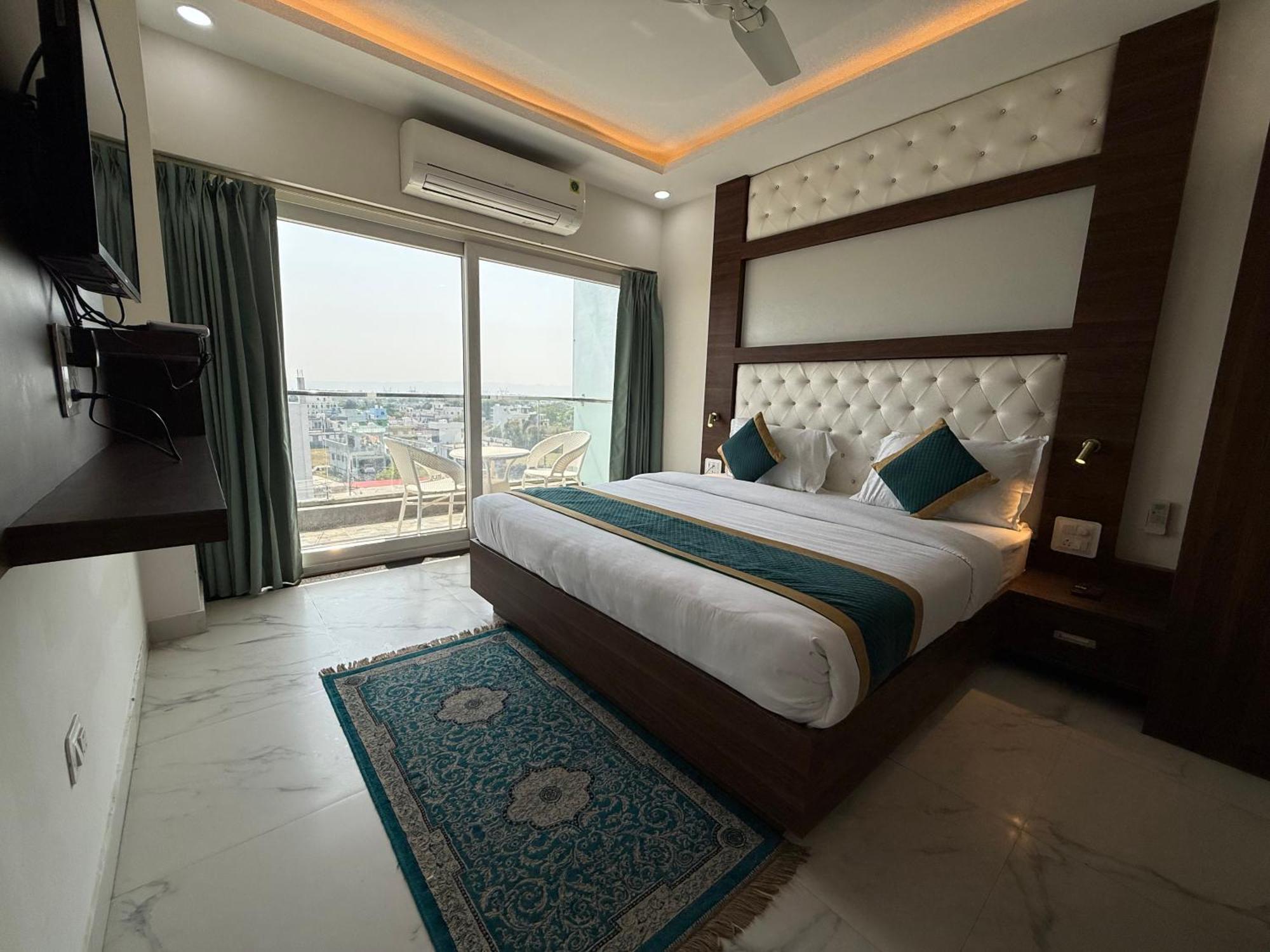 Hotel 7 Heaven Dehradun Exterior photo