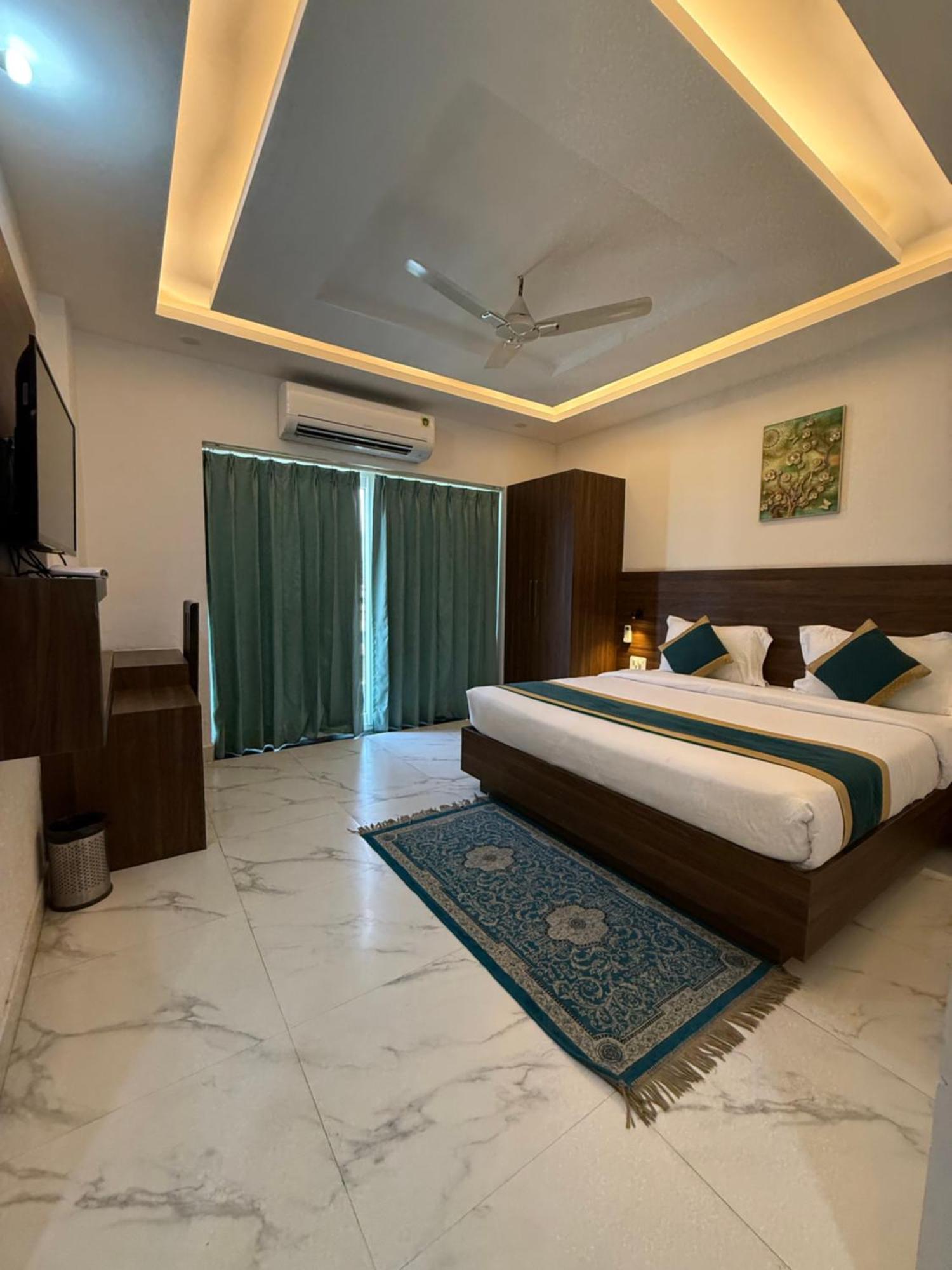 Hotel 7 Heaven Dehradun Exterior photo
