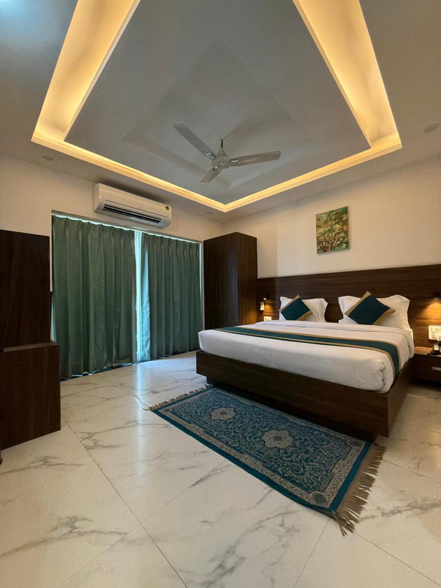 Hotel 7 Heaven Dehradun Exterior photo